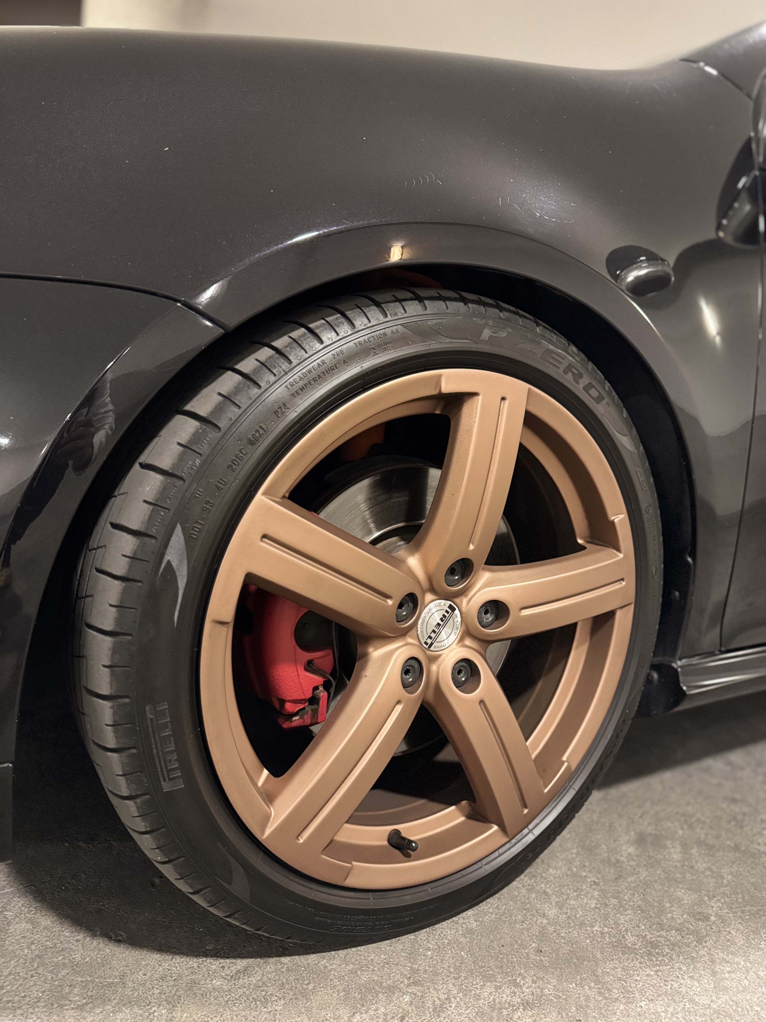 GOLF GTI PIRELLI 