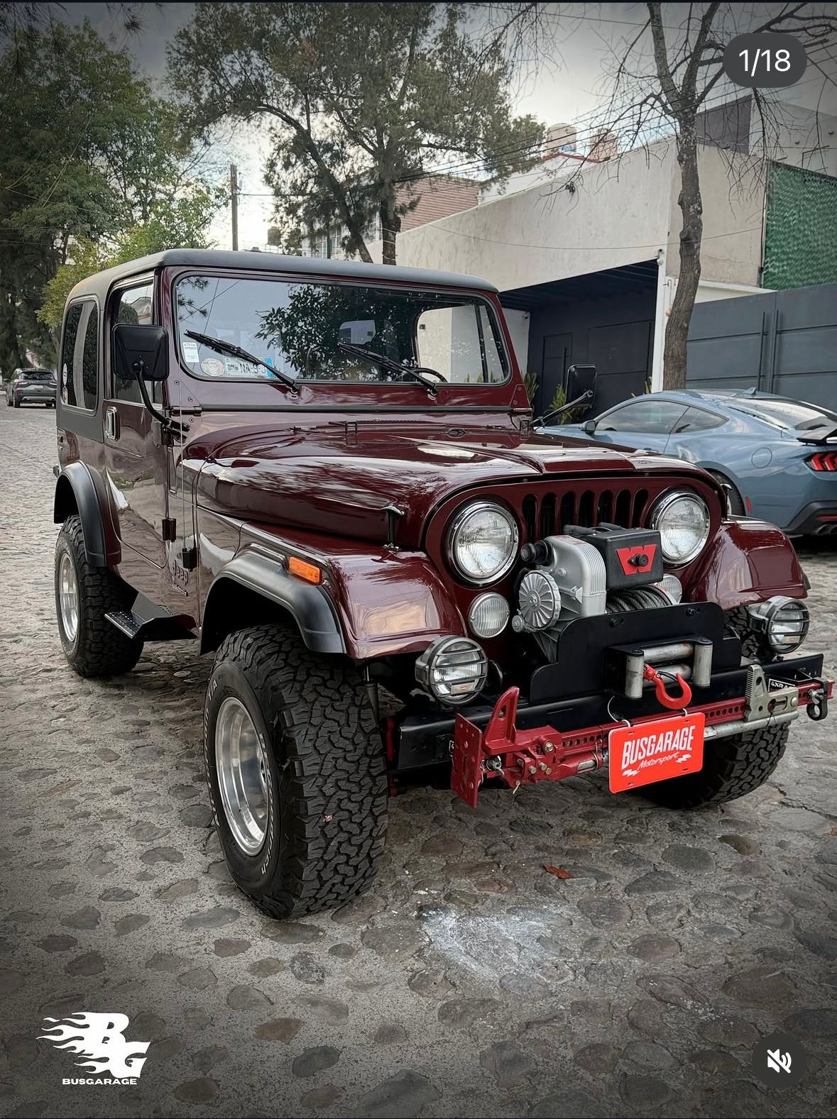 Jeep CJ-7 frente